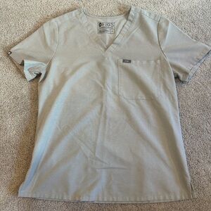 Figs Catarina One-Pocket Scrub Top - Cement, Size Medium